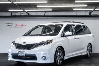 2015 Toyota Sienna SE 8 Passenger