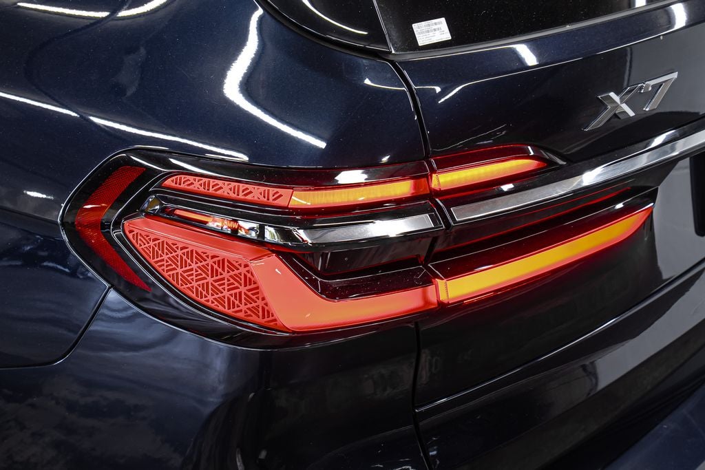 2023 BMW X7 xDrive40i M Sport Package