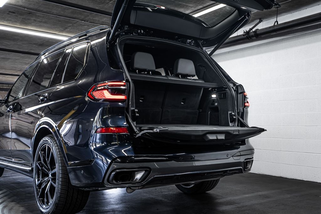 2023 BMW X7 xDrive40i M Sport Package