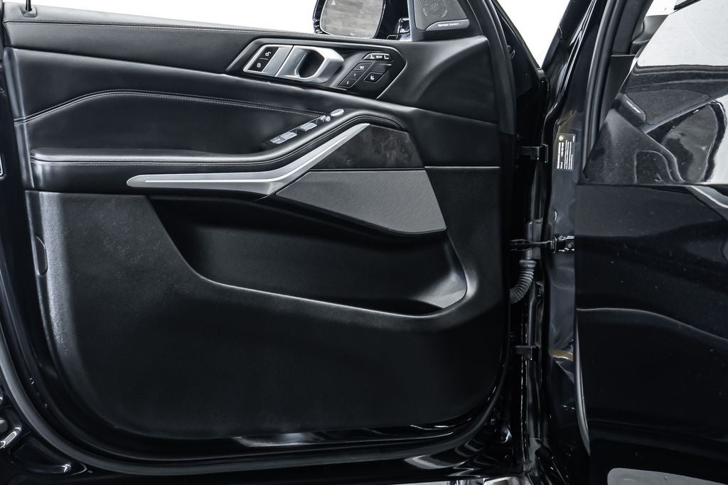 2023 BMW X7 xDrive40i M Sport Package