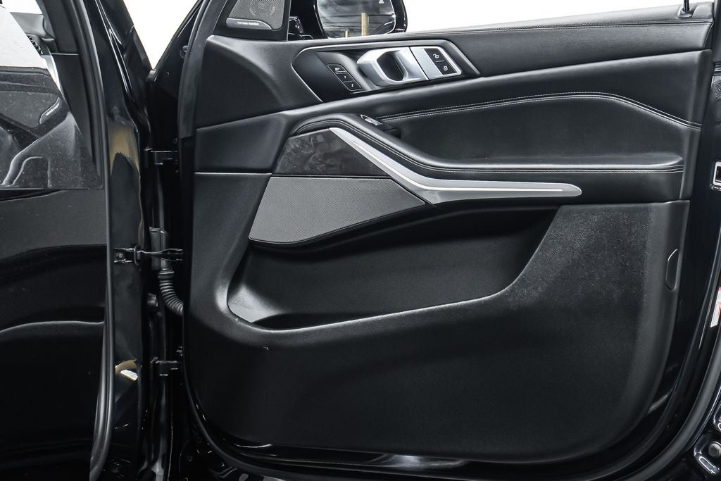 2023 BMW X7 xDrive40i M Sport Package