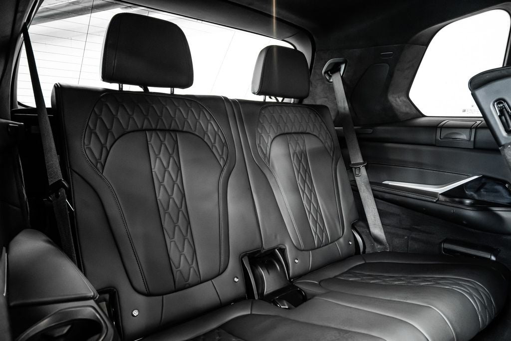 2023 BMW X7 xDrive40i M Sport Package