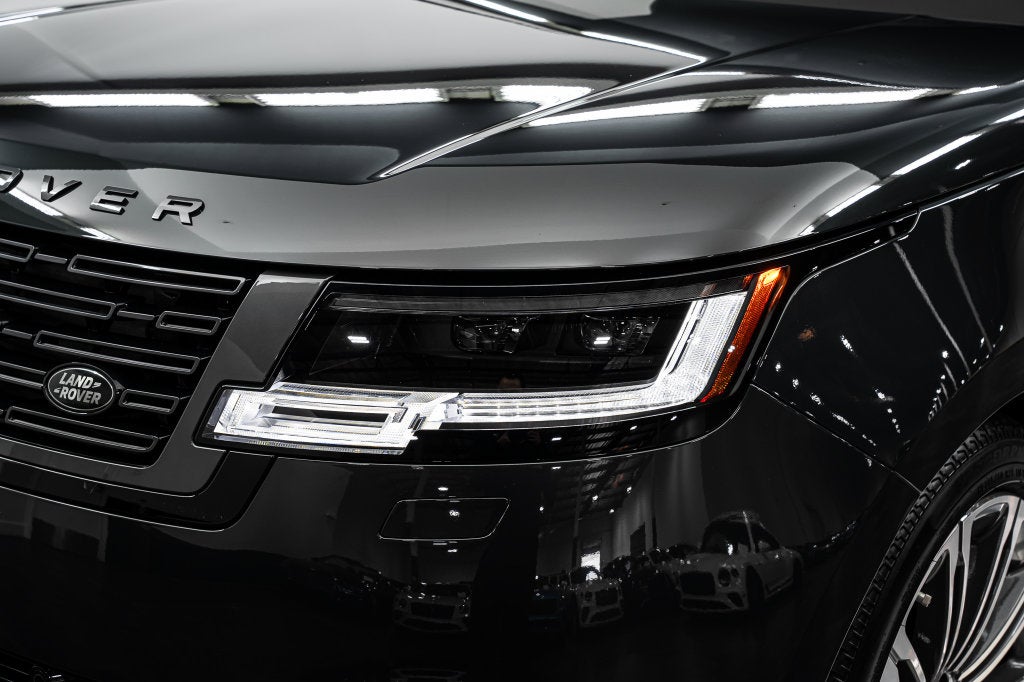 2025 Land Rover Range Rover SE LWB