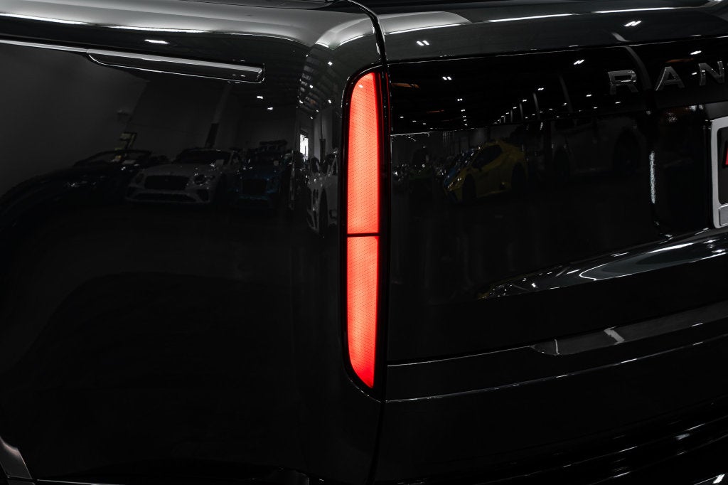 2025 Land Rover Range Rover SE LWB