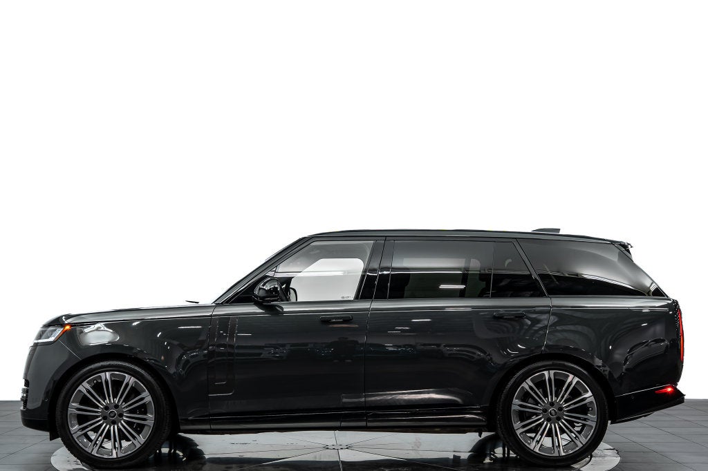 2025 Land Rover Range Rover SE LWB