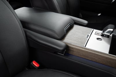 2025 Land Rover Range Rover SE LWB