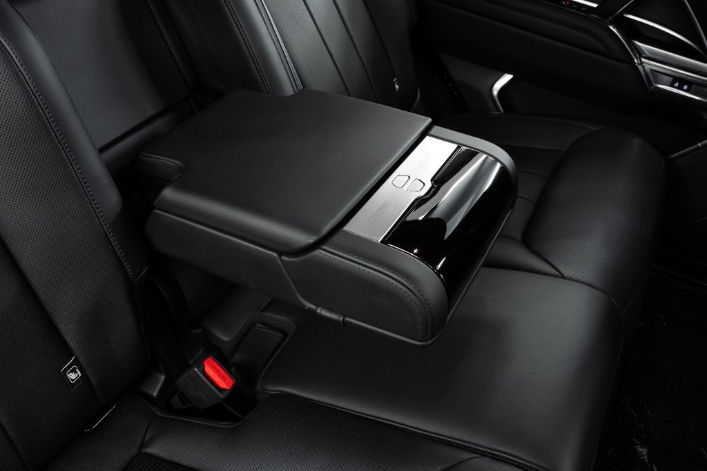 2025 Land Rover Range Rover SE LWB