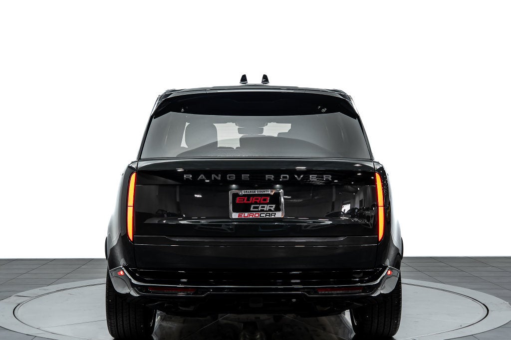 2025 Land Rover Range Rover SE LWB