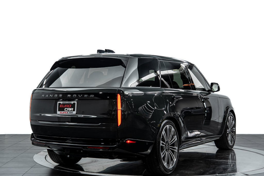 2025 Land Rover Range Rover SE LWB