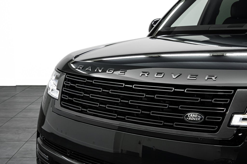2025 Land Rover Range Rover SE LWB