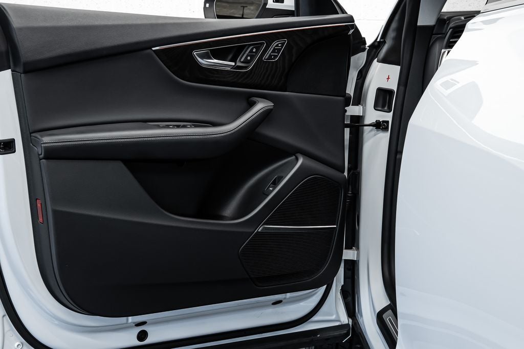 2023 Audi Q8 55 Premium Plus quattro