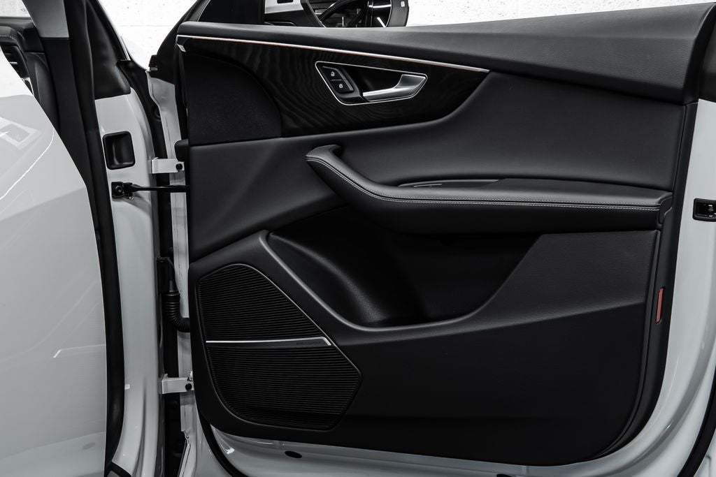 2023 Audi Q8 55 Premium Plus quattro