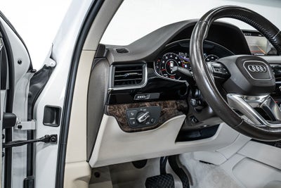 2019 Audi Q7 55 Premium Plus quattro