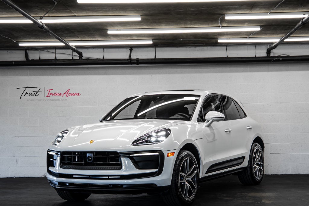 2024 Porsche Macan Base
