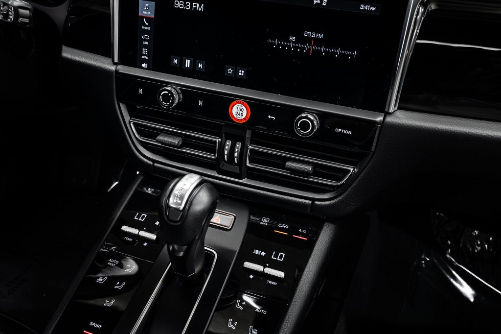 2024 Porsche Macan Base