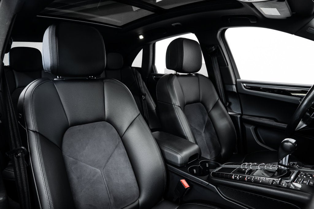 2021 Porsche Macan Base