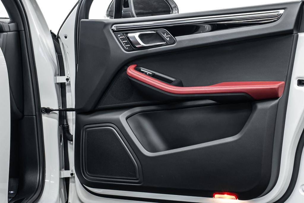 2024 Porsche Macan T