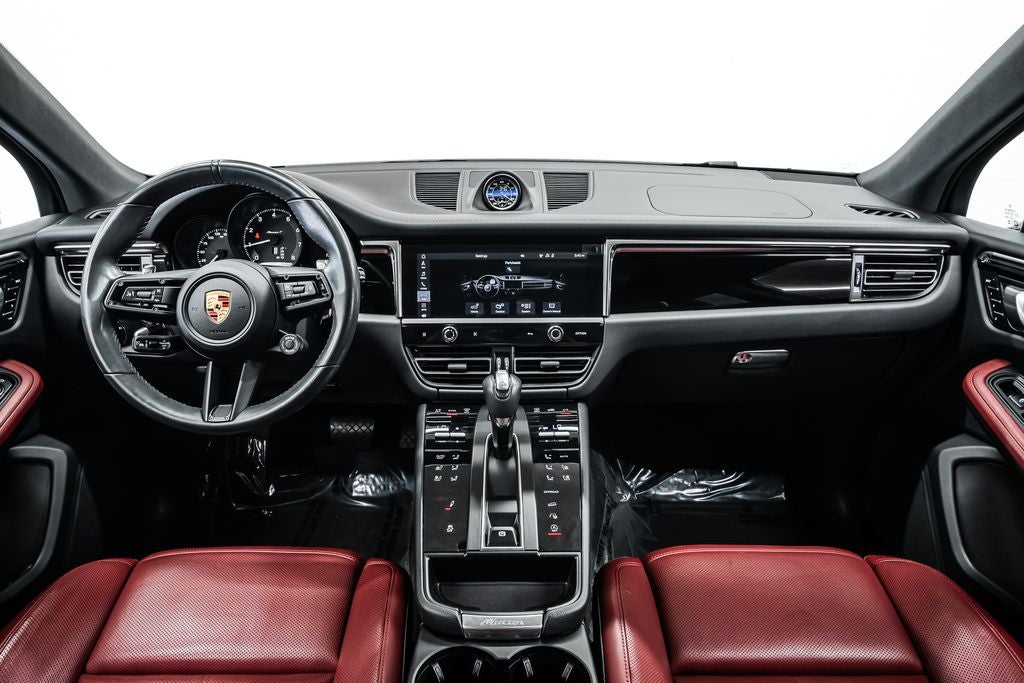 2024 Porsche Macan T