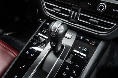 2024 Porsche Macan T