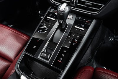 2024 Porsche Macan T