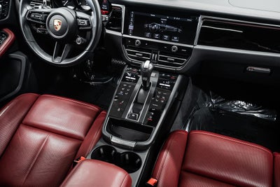 2024 Porsche Macan T