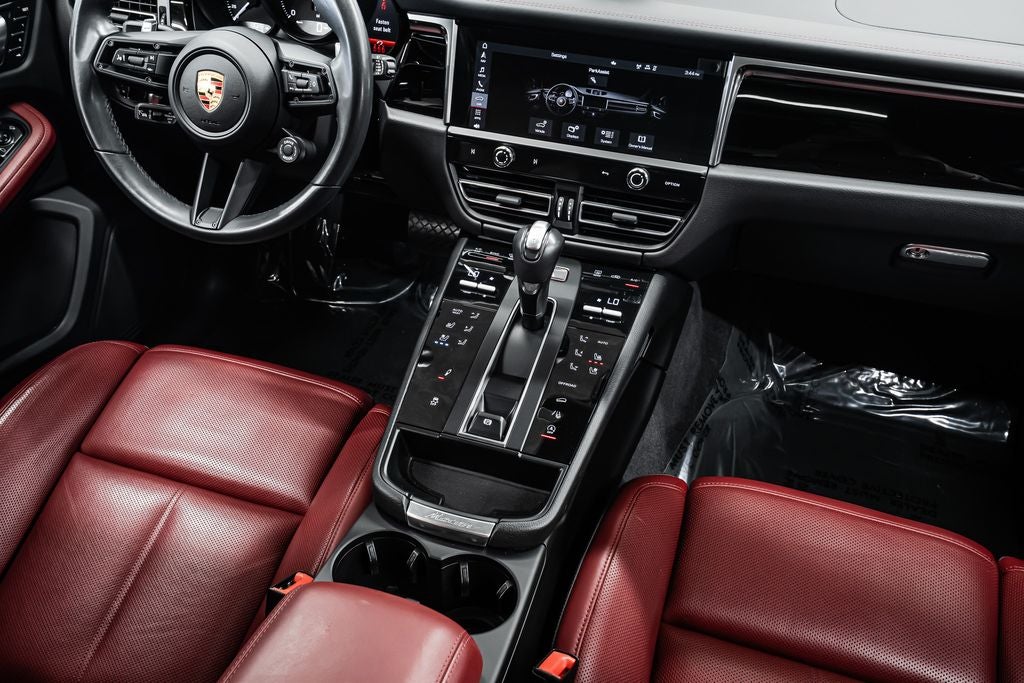 2024 Porsche Macan T