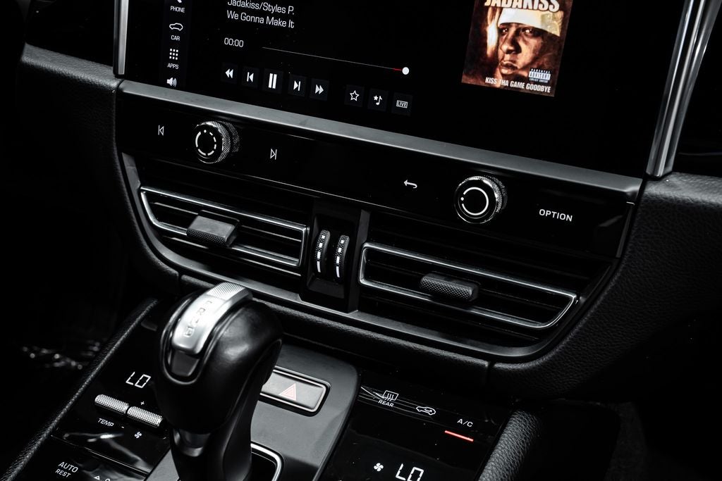 2022 Porsche Macan S