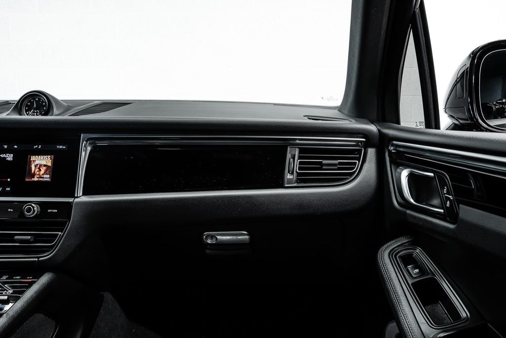 2022 Porsche Macan S