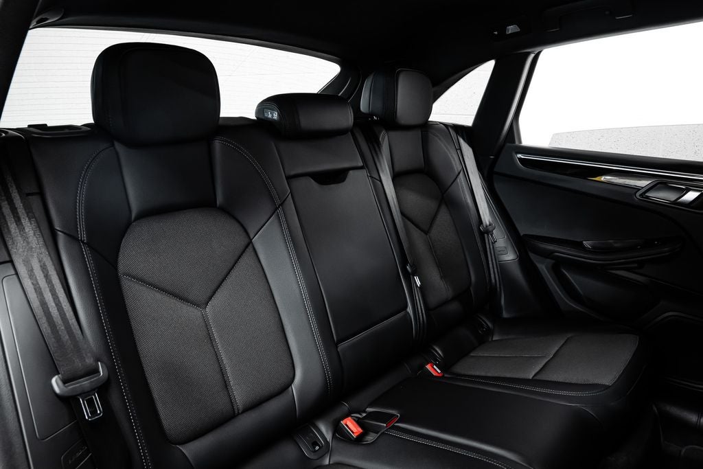 2022 Porsche Macan S