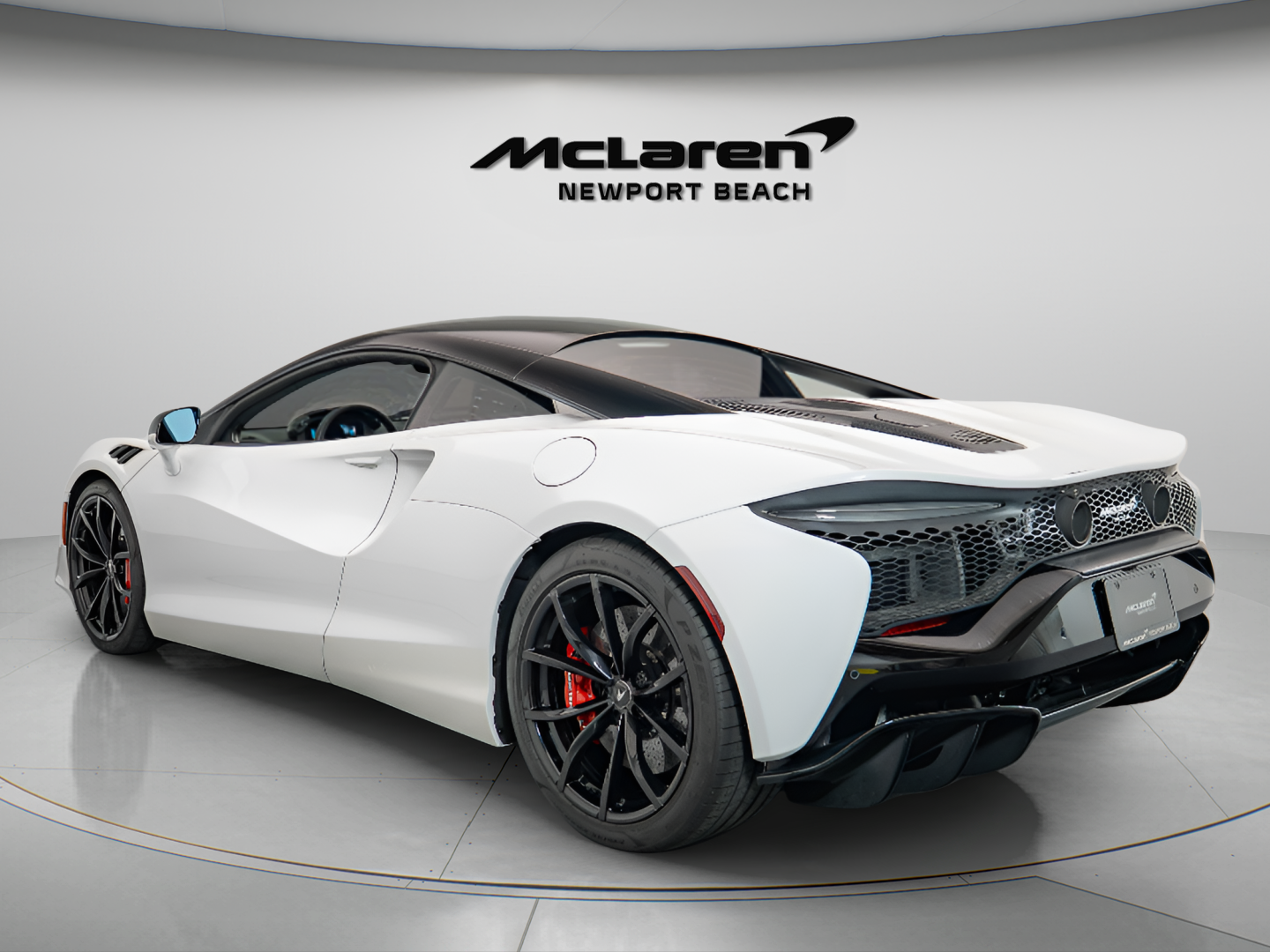 2023 McLaren Artura Coupe