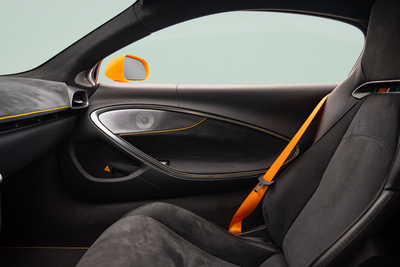 2023 McLaren Artura Base