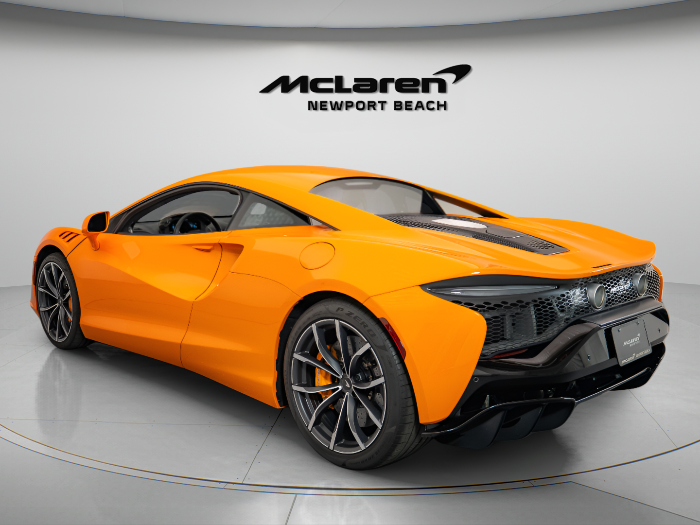 2023 McLaren Artura Base