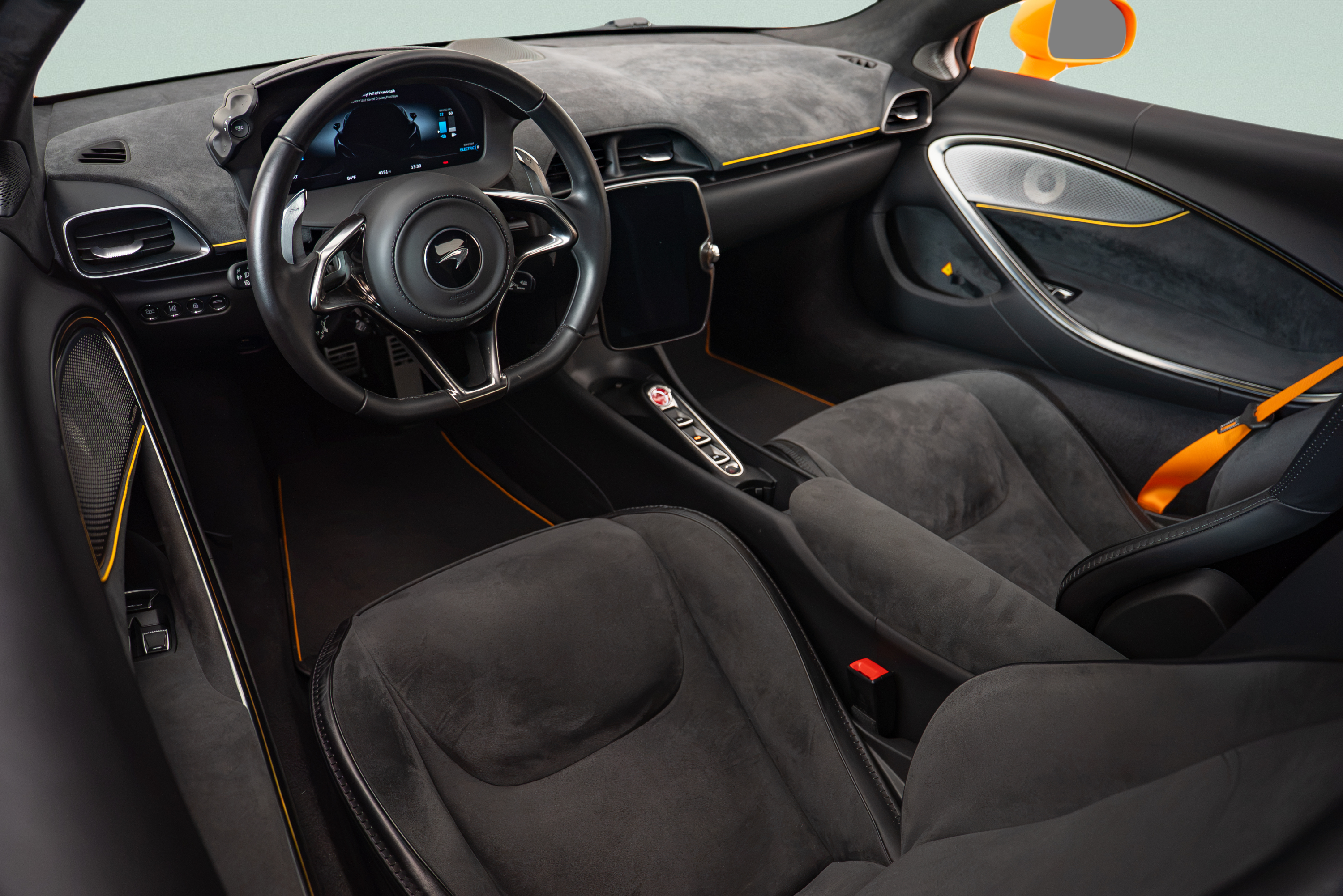 2023 McLaren Artura Base