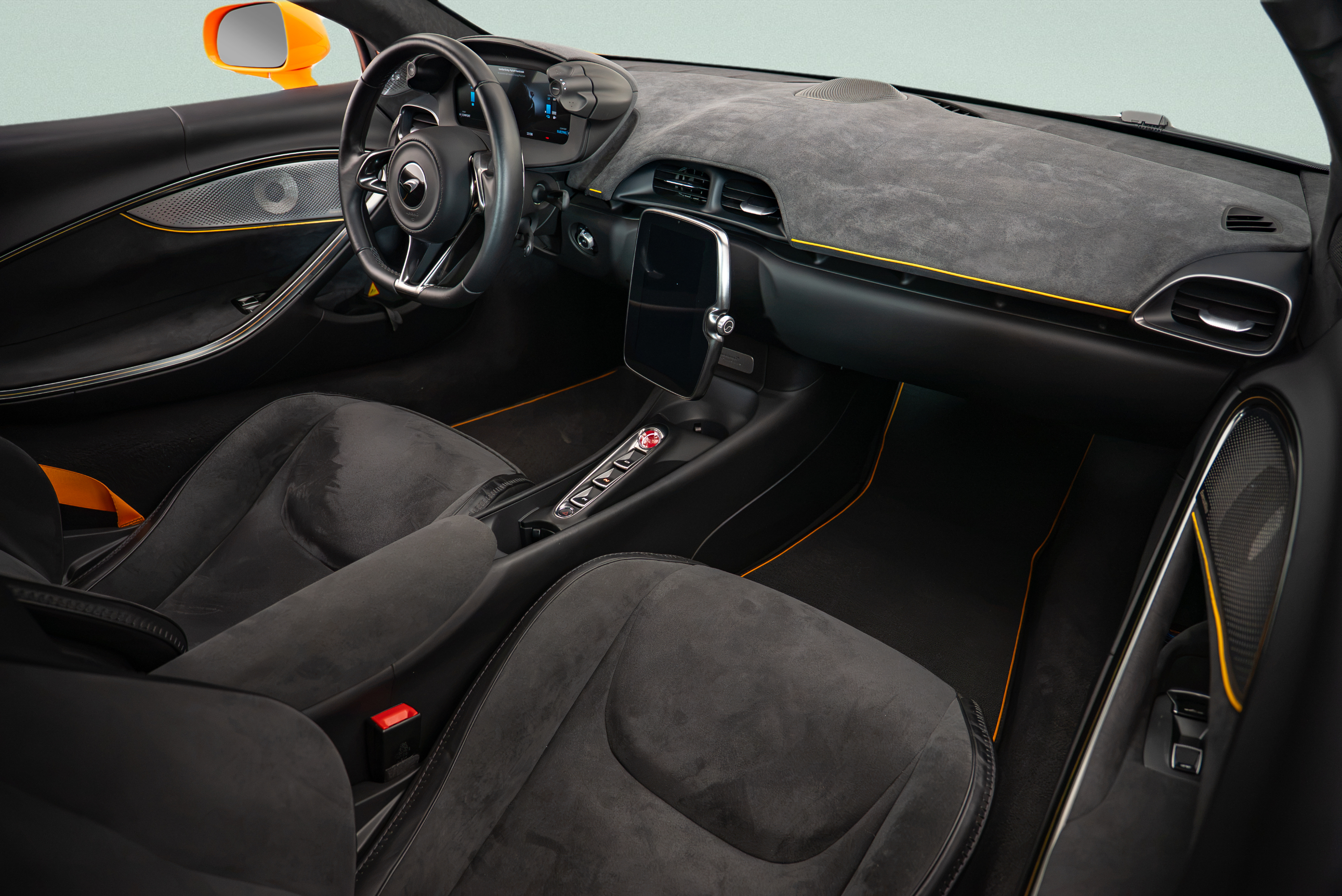 2023 McLaren Artura Base