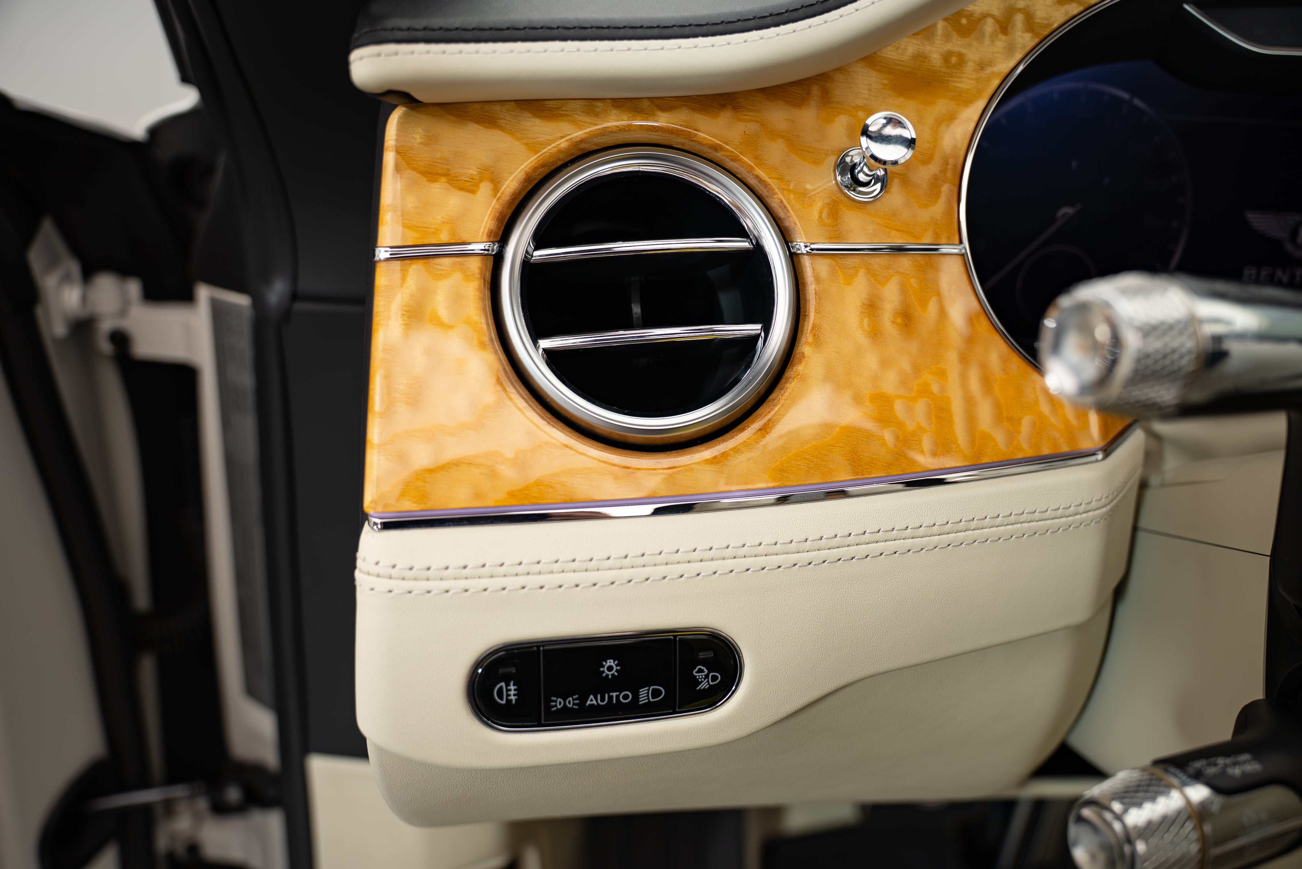 2020 Bentley Continental GTC V8