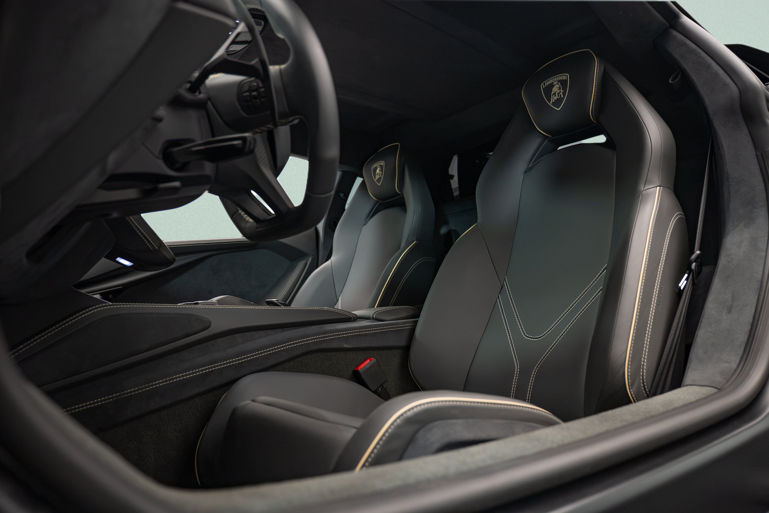 2026 Lamborghini Revuelto Base