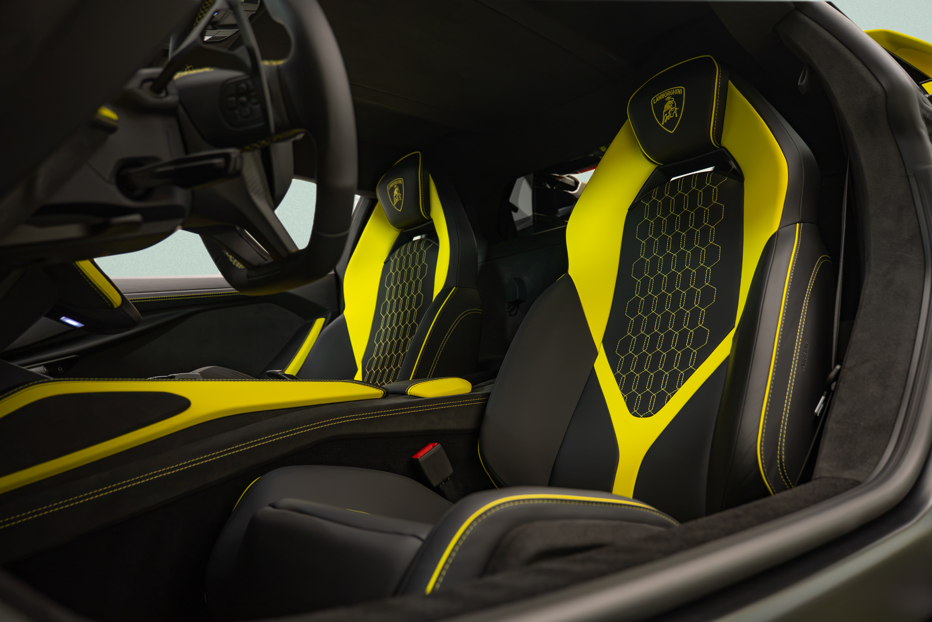 2026 Lamborghini Revuelto Base