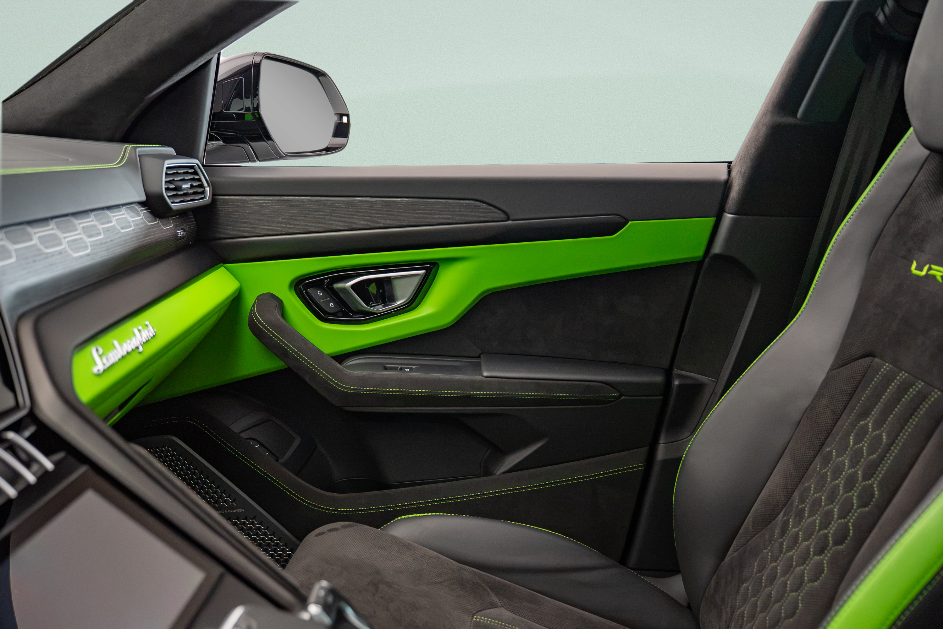 2023 Lamborghini Urus S