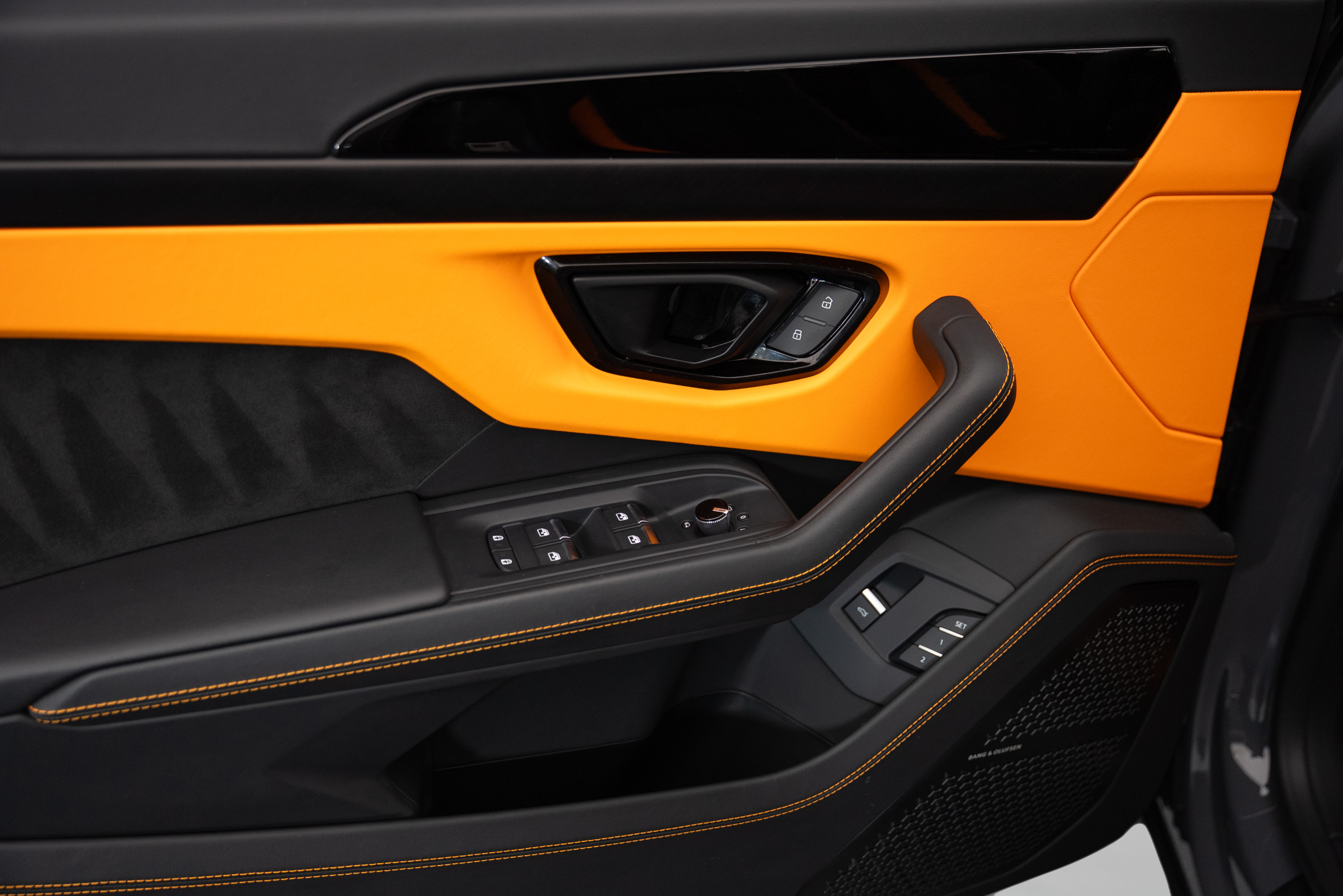 2024 Lamborghini Urus S
