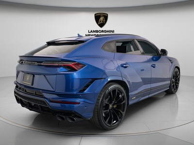 2024 Lamborghini Urus S