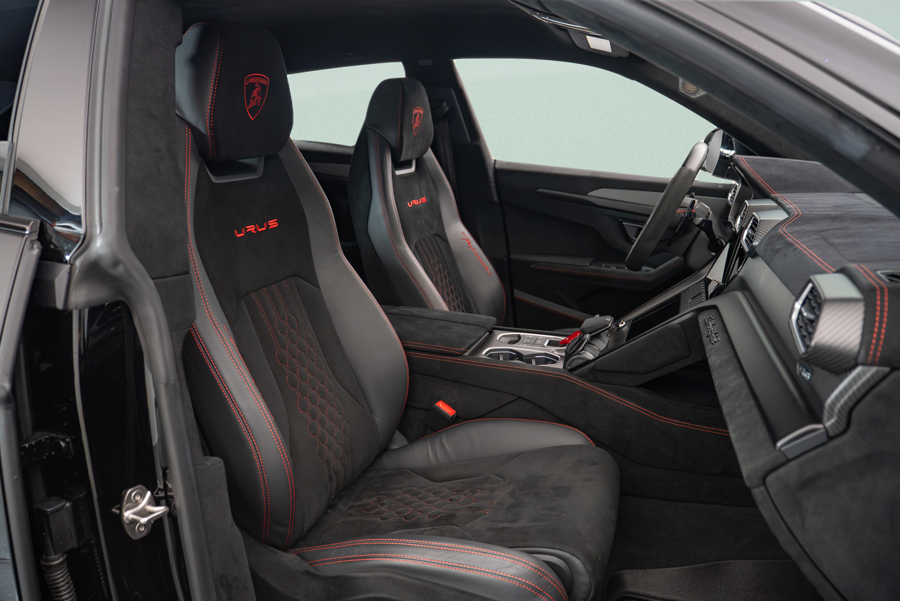 2023 Lamborghini Urus Performante