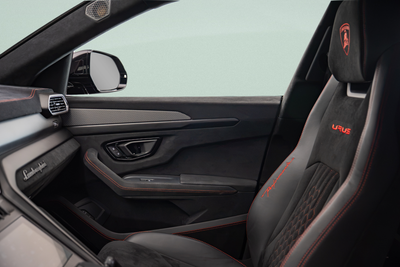 2023 Lamborghini Urus Performante