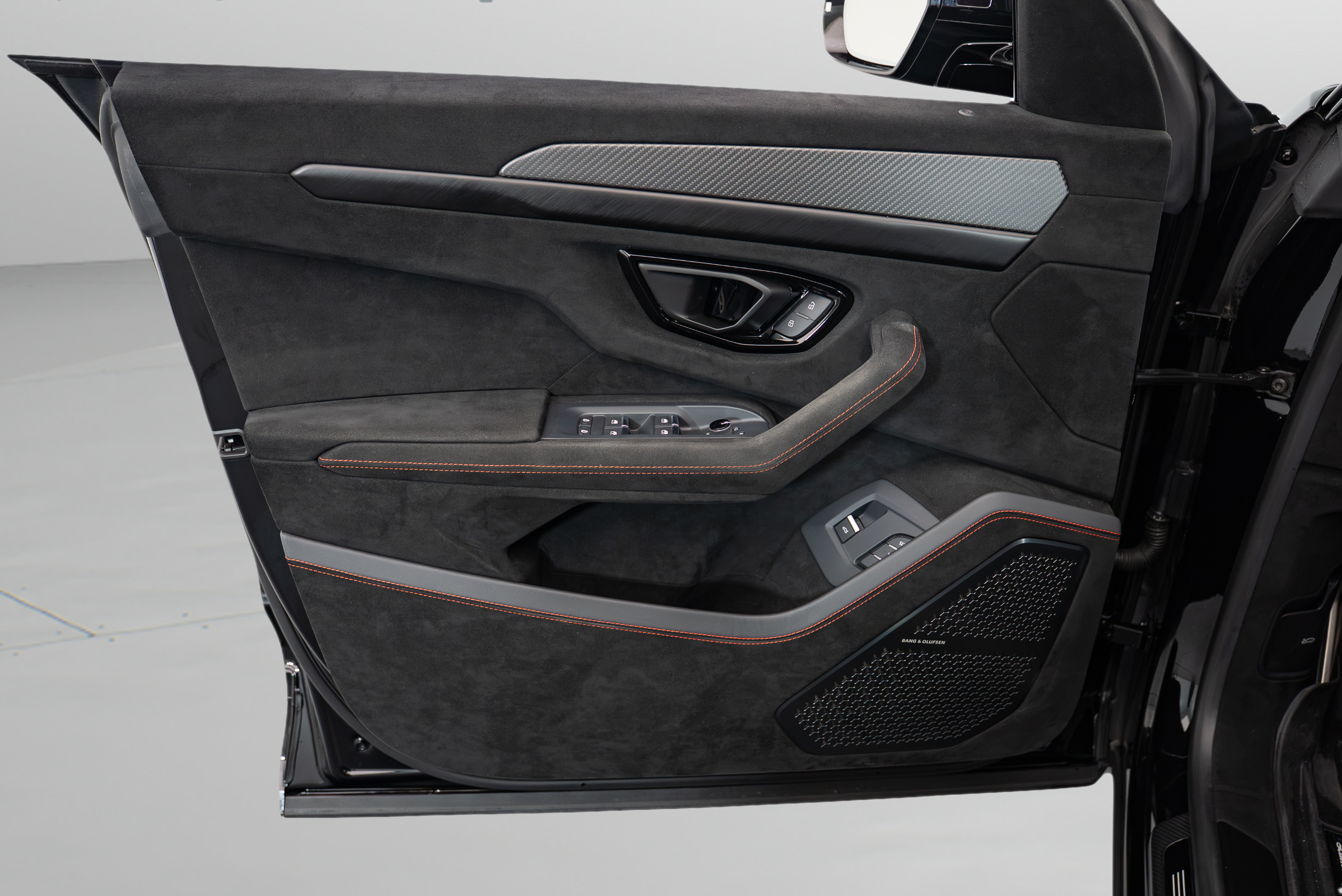 2023 Lamborghini Urus Performante