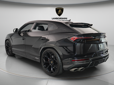 2023 Lamborghini Urus Performante