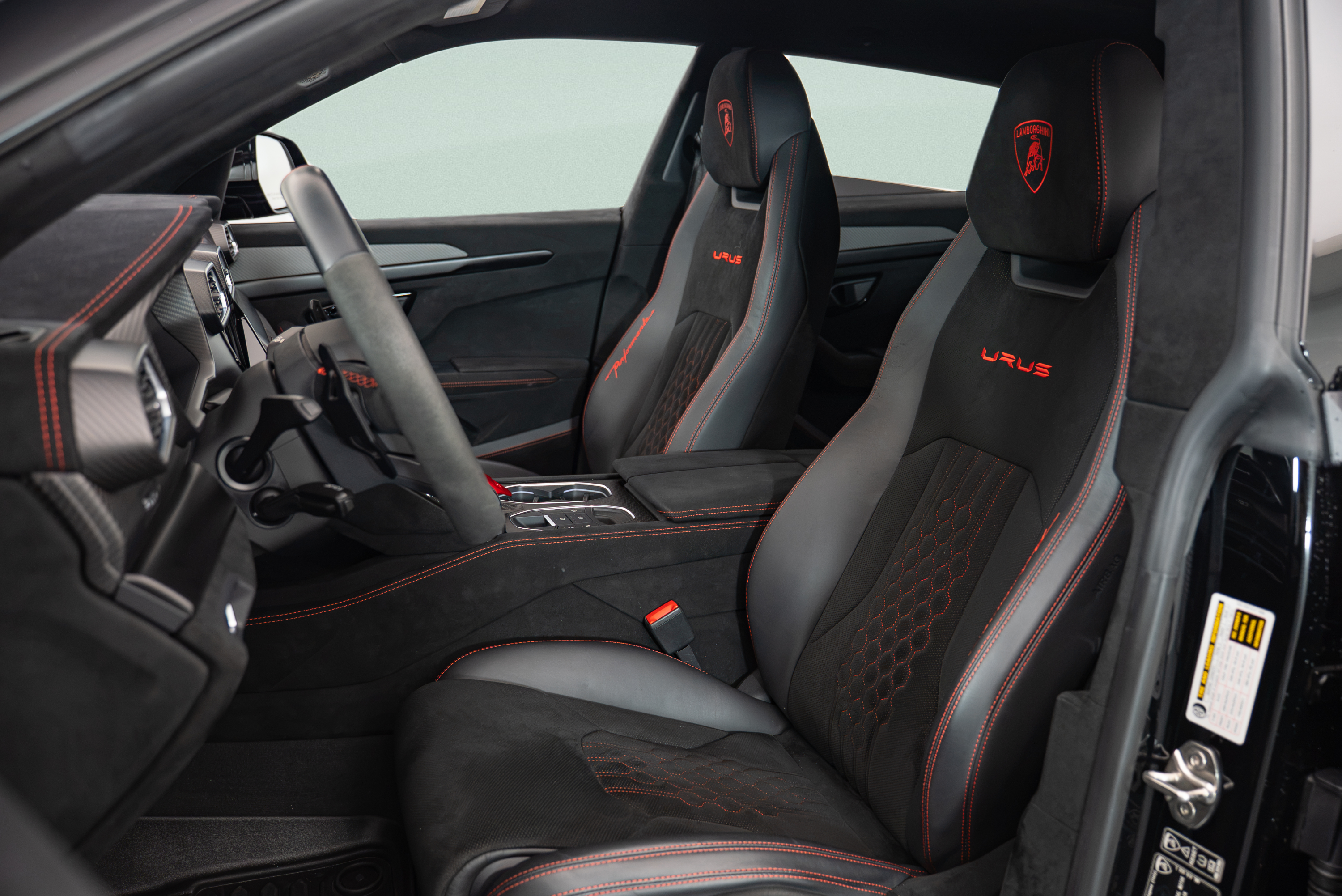 2023 Lamborghini Urus Performante