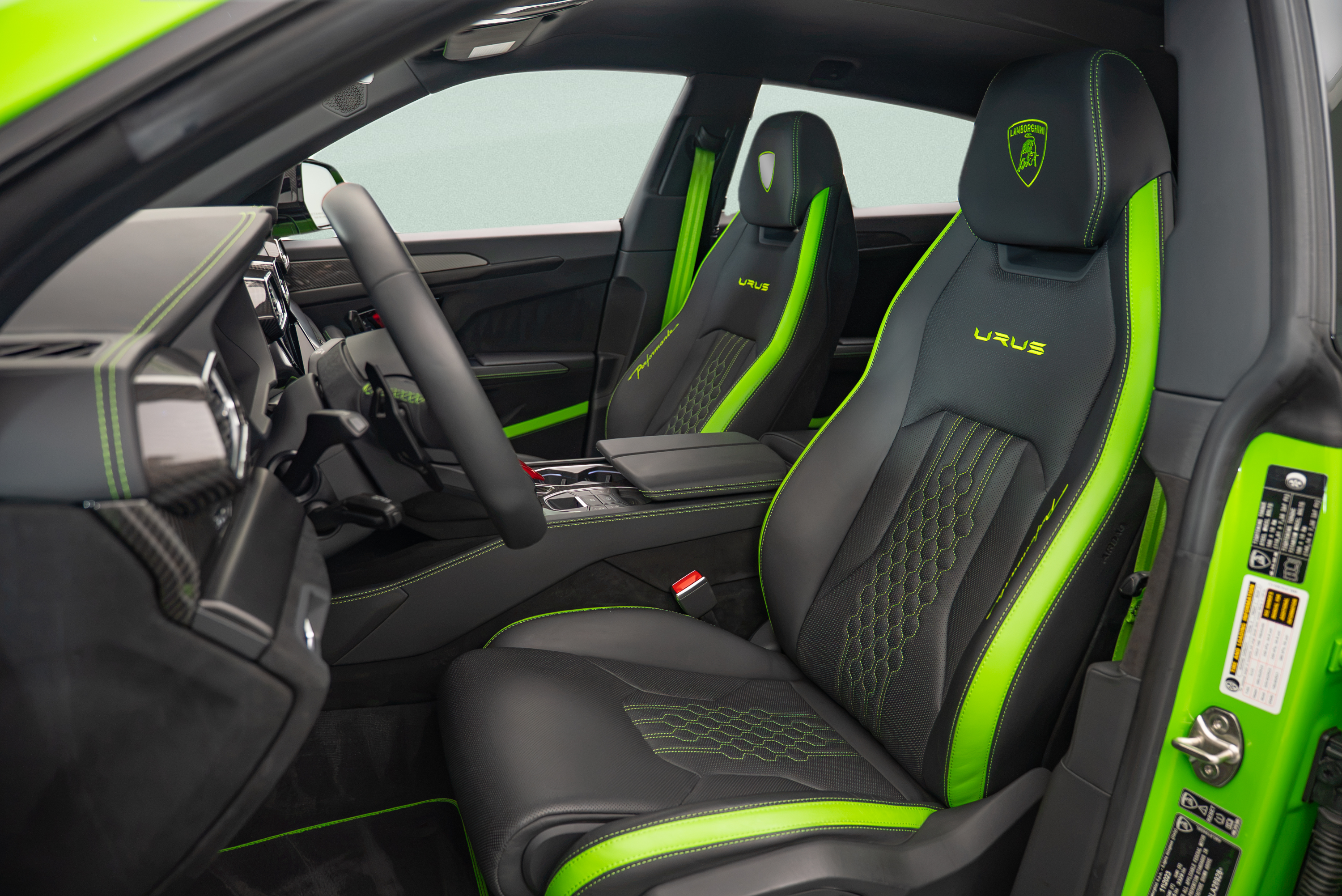 2024 Lamborghini Urus Performante