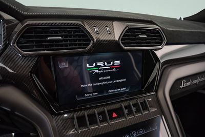 2024 Lamborghini Urus Performante