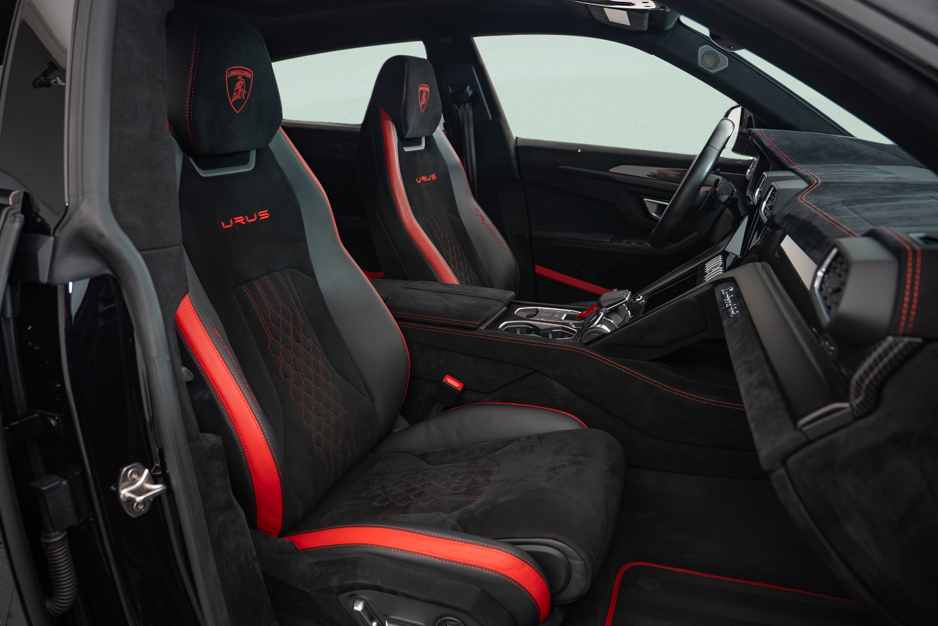 2023 Lamborghini Urus Performante