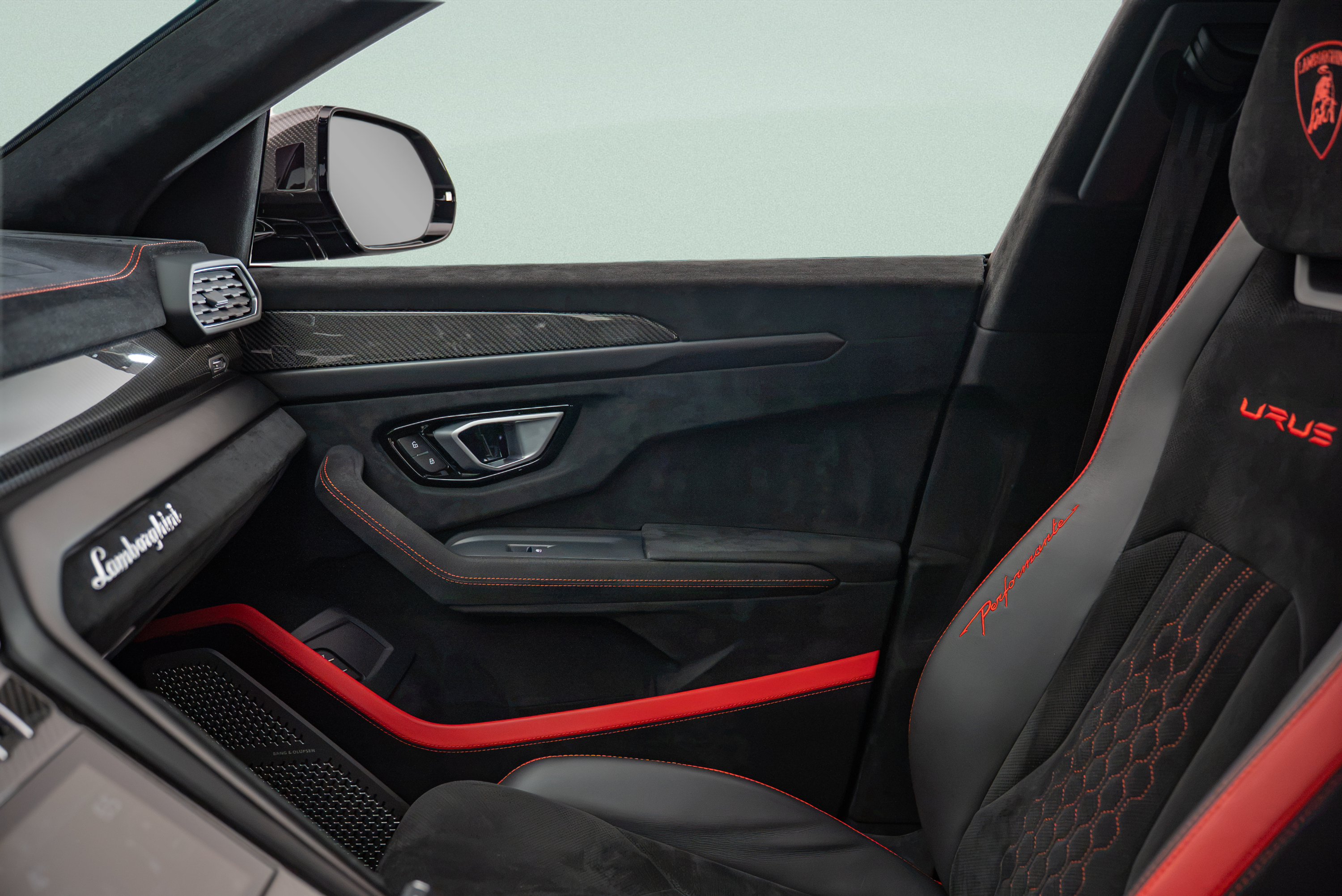 2023 Lamborghini Urus Performante