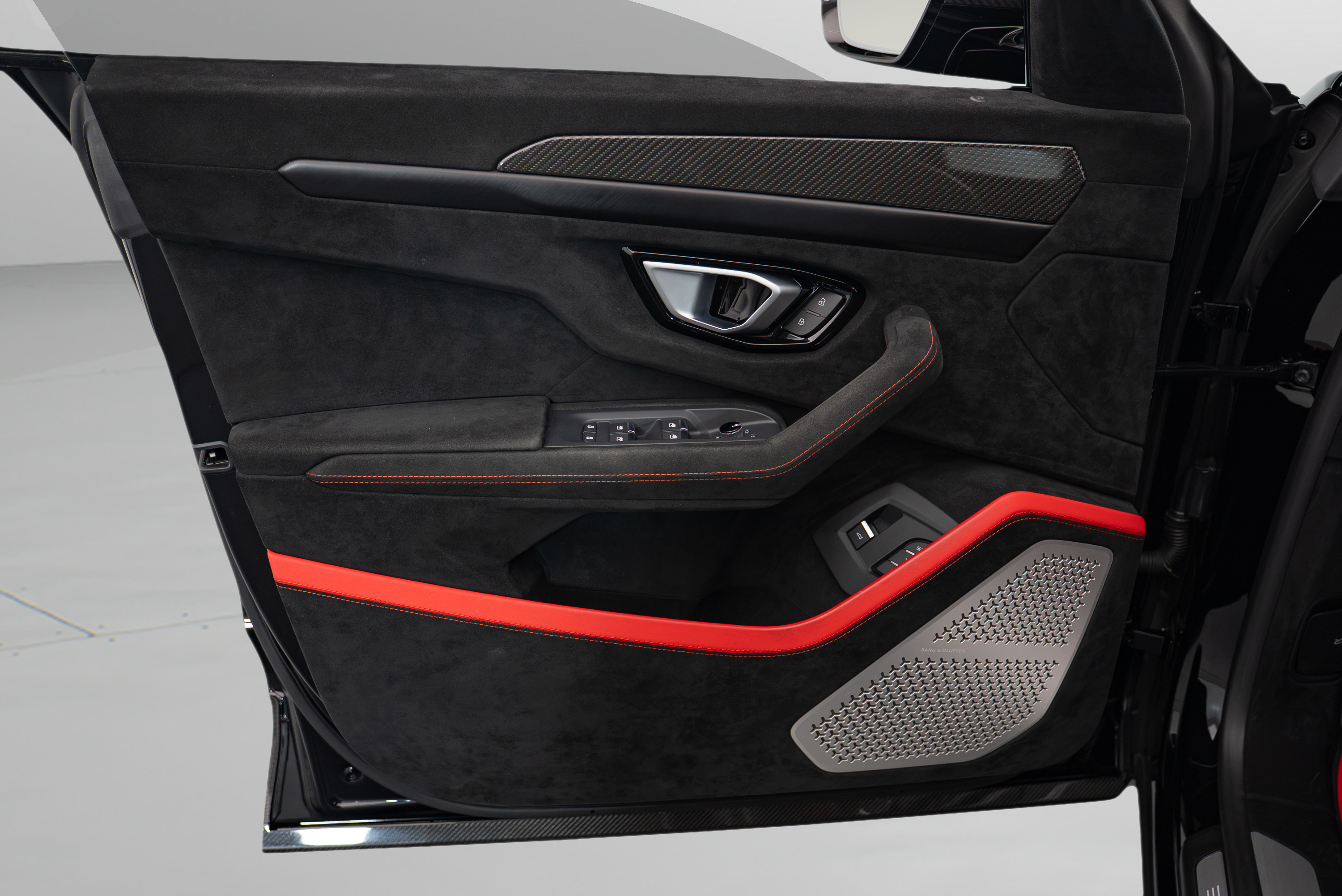 2023 Lamborghini Urus Performante